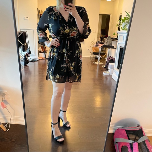 DR2 Dresses & Skirts - DR2 - FLORAL MINI DRESS WITH SLEEVES